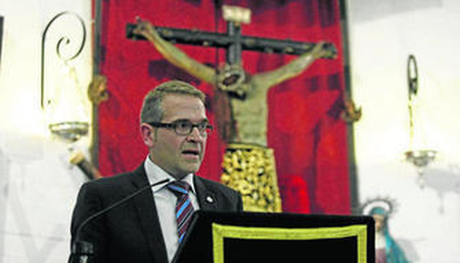 Un instante del acto del pregón de José Luis Díaz en Los Barrios.