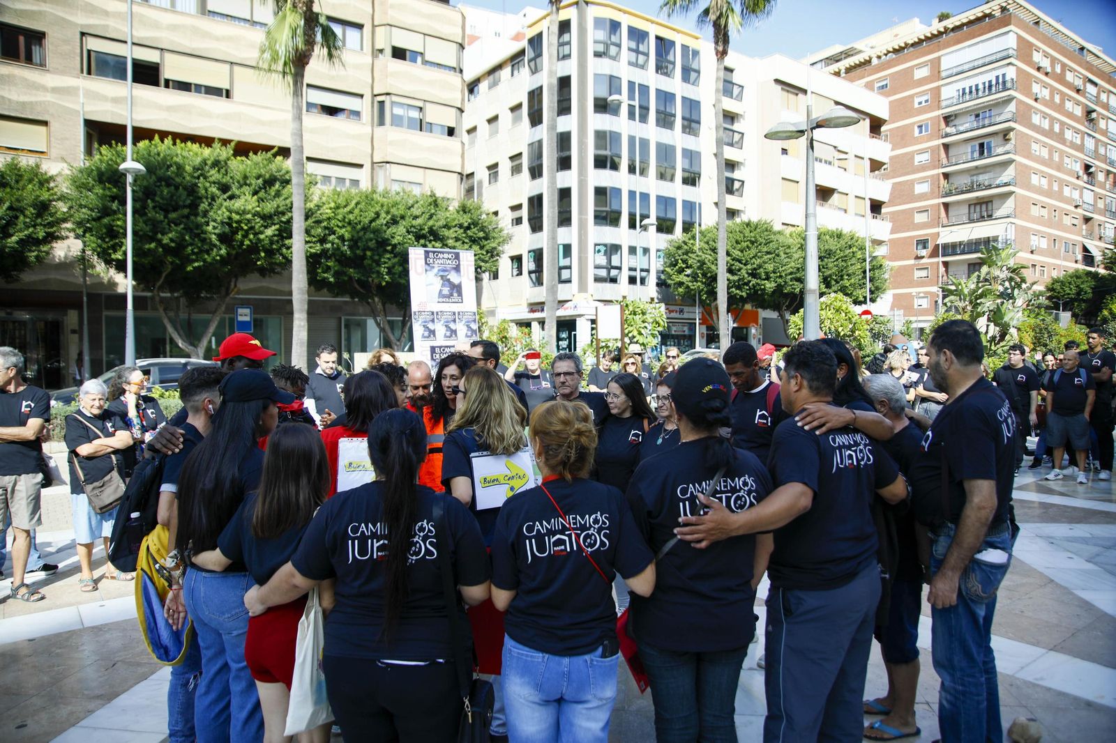 Imágenes de la campaña "Camino de Santiago" para celebrar el día de las personas sin hogar en Almería