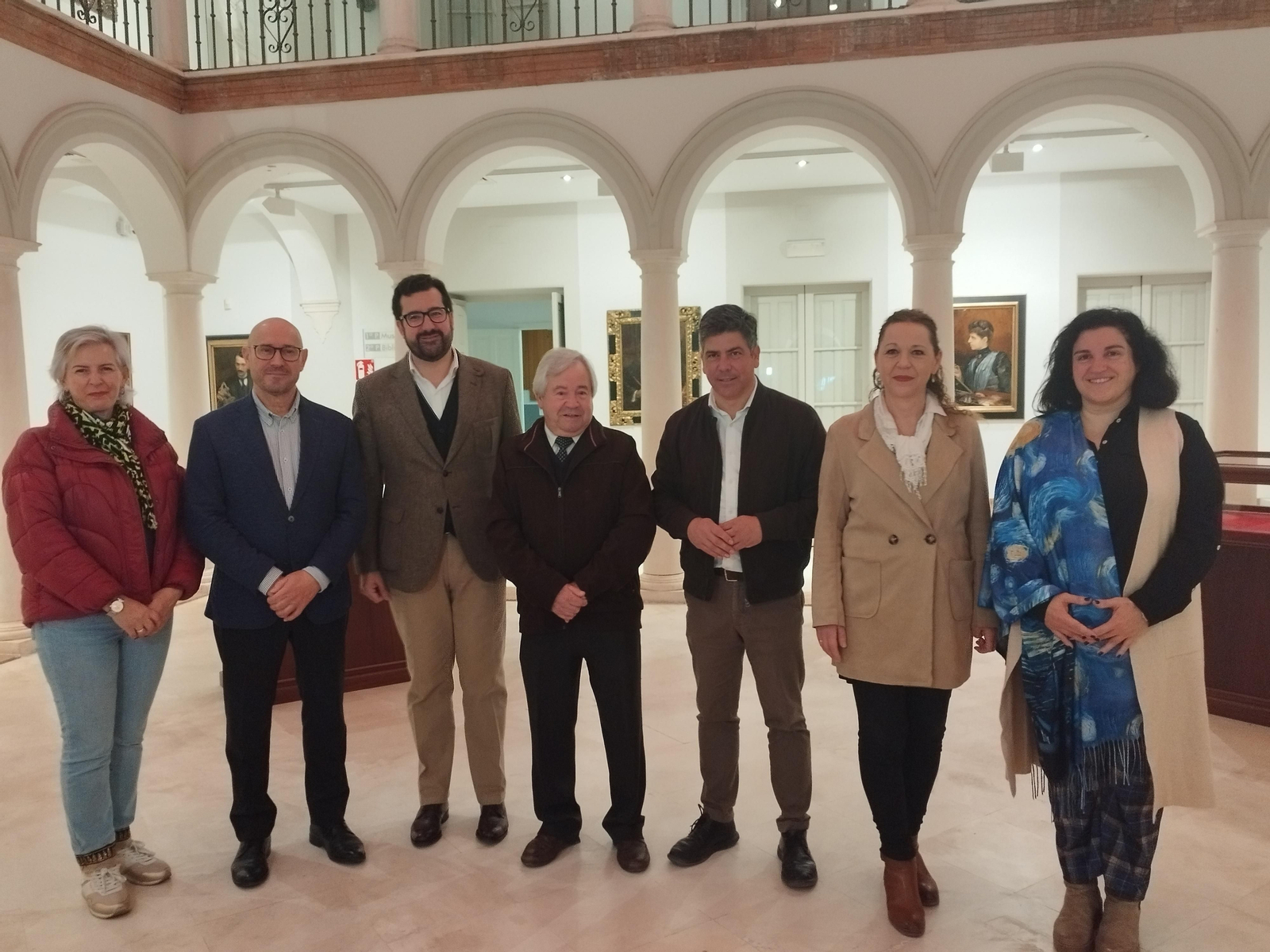 Dirigentes institucionales en el Museo Garnelo de Montilla.