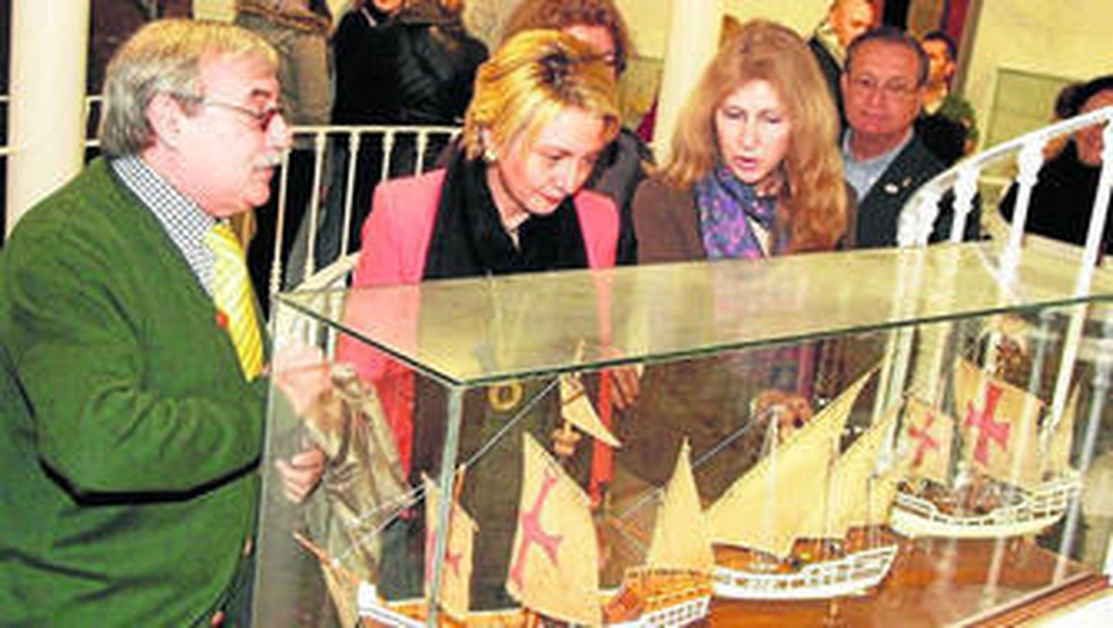 Eloísa Cabrera ha visitado la muetra de maquetas que ya puede visitarse en el Castillo de Santa Ana.