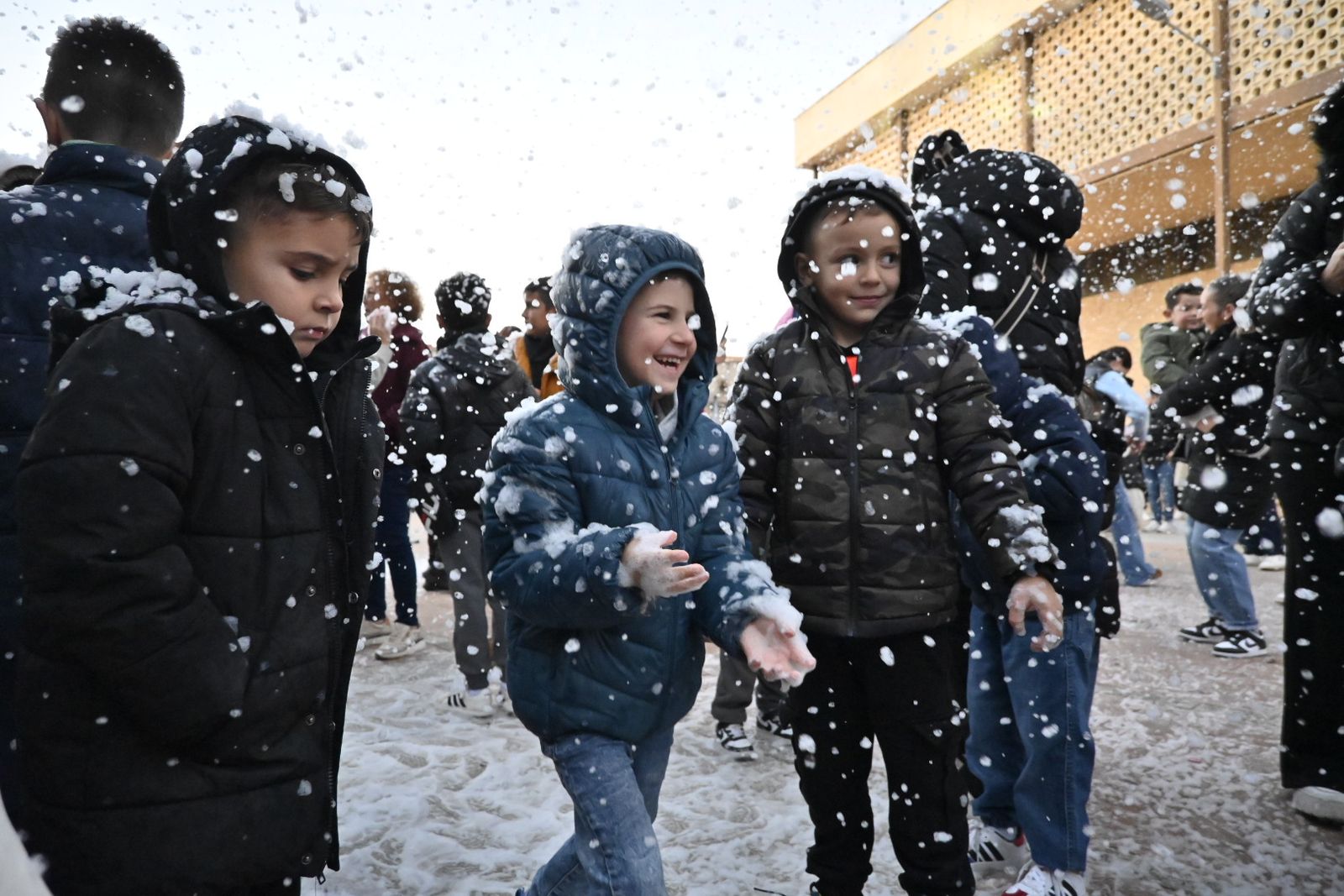 Las mejores fotografías de la nevada en el barrio de La Hispanidad
