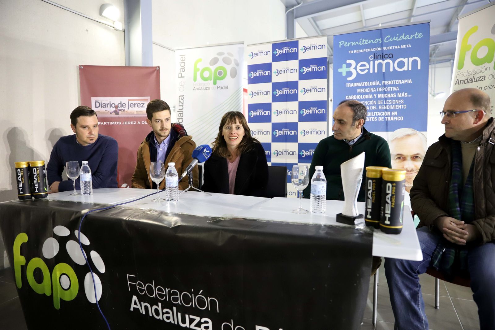Laura Álvarez, delegada de Deportes, en la presentación del I Circuito Andaluz de Veterans ‘Clínica Beiman’.