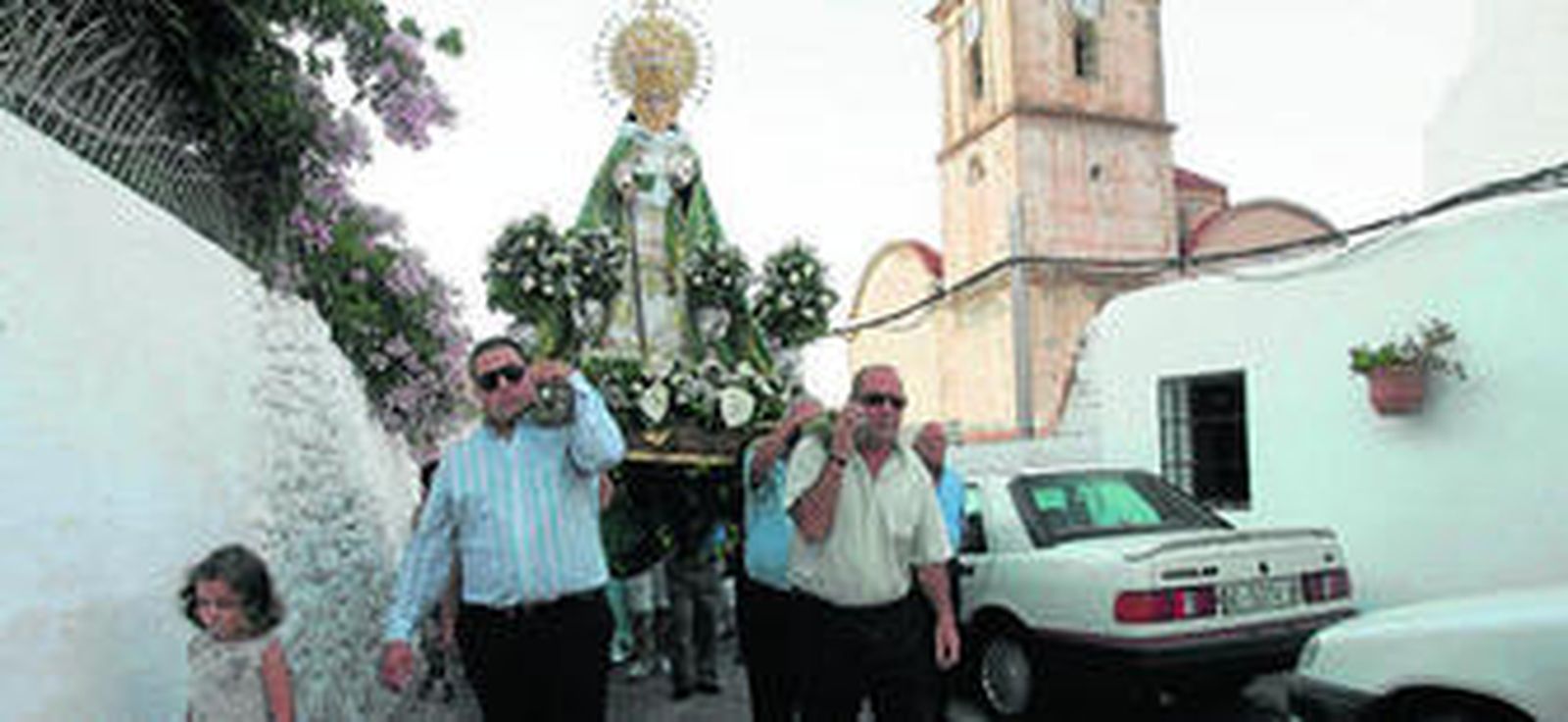 Fe a raudales en la procesión de la patrona de Lucainena