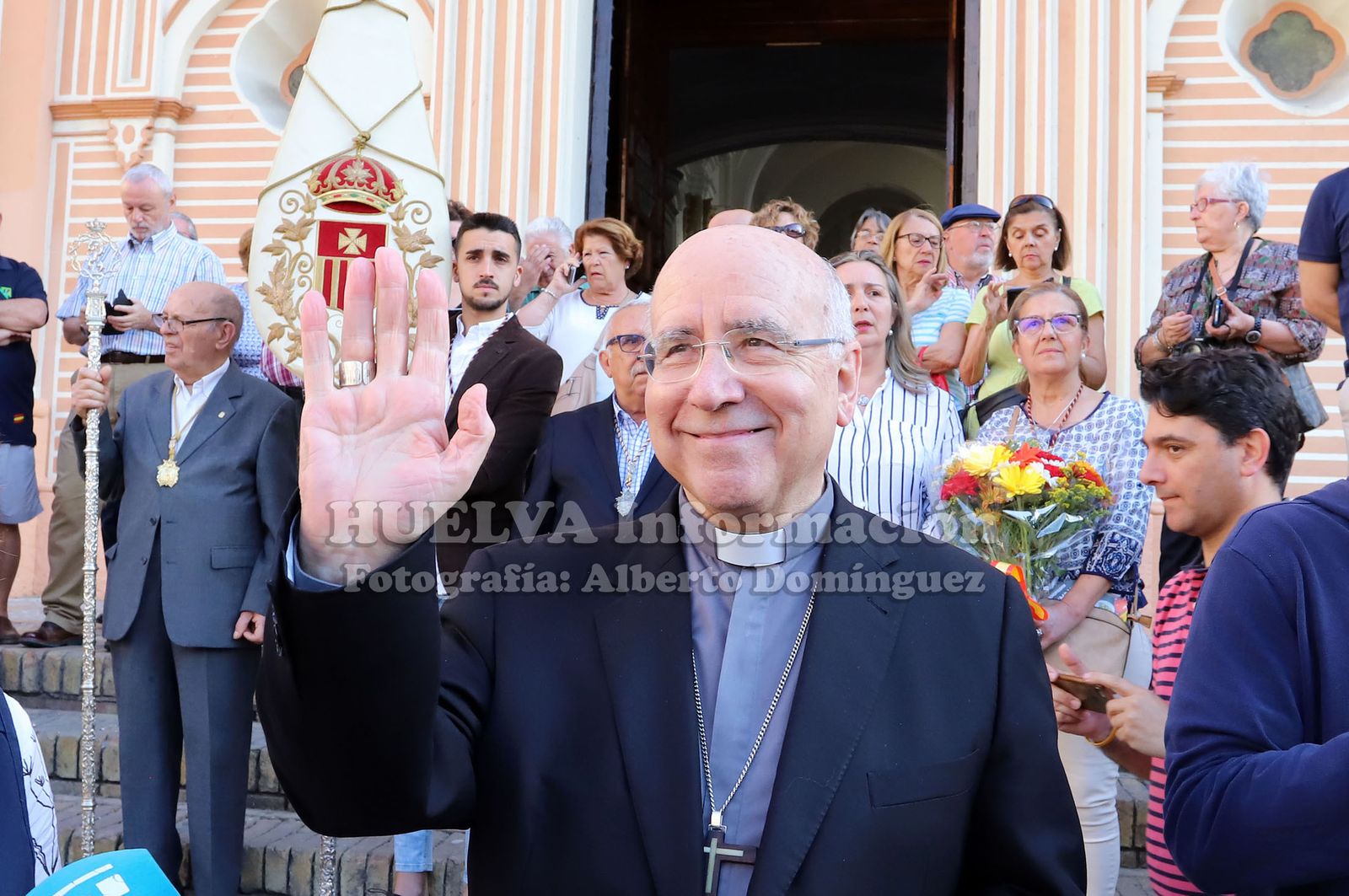 Imágenes  de Emigrantes y el gran ambiente que le ha acompañado en su salida. Rocío 2019