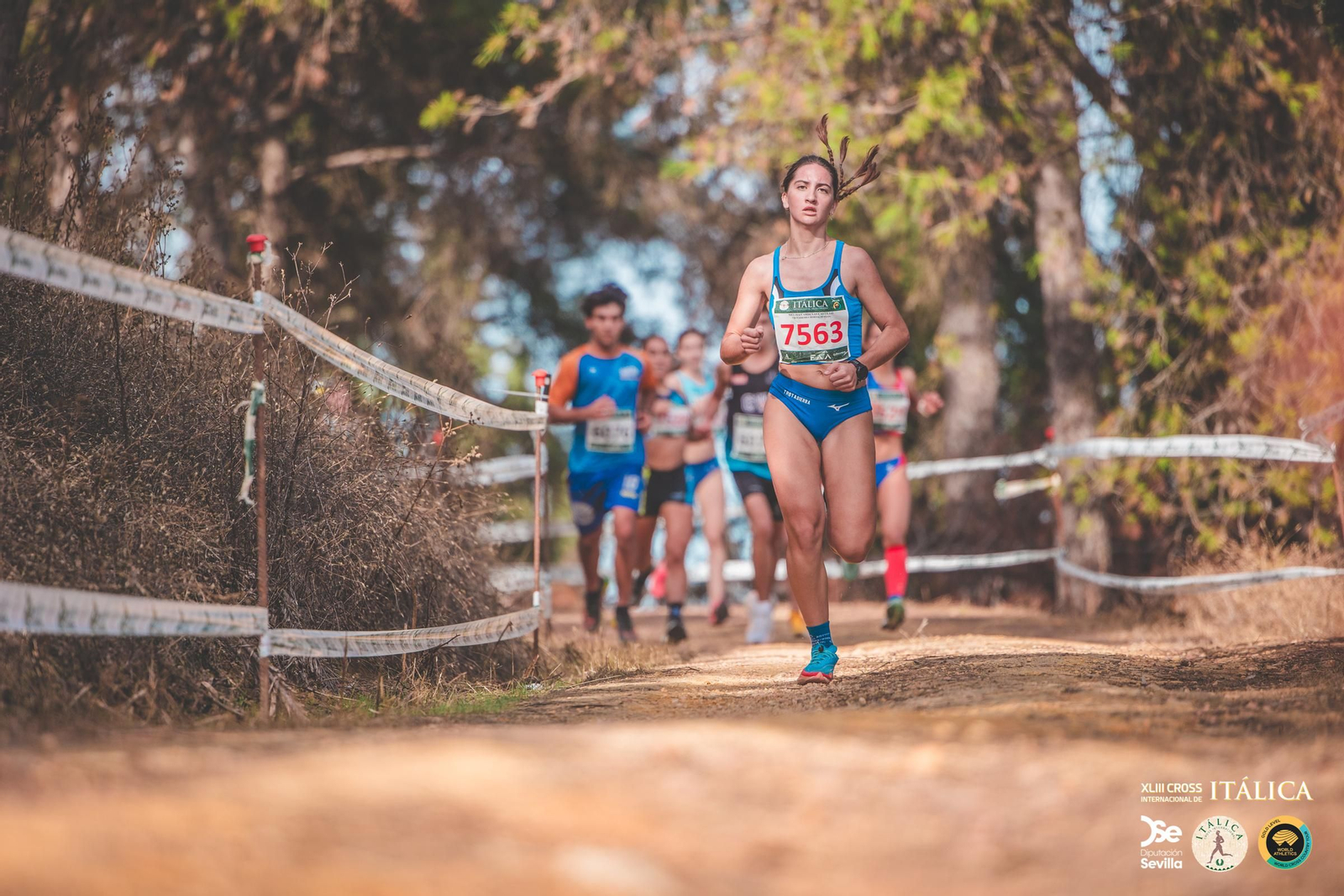 Búscate en las fotos del Cross de Itálica 2025 | 5
