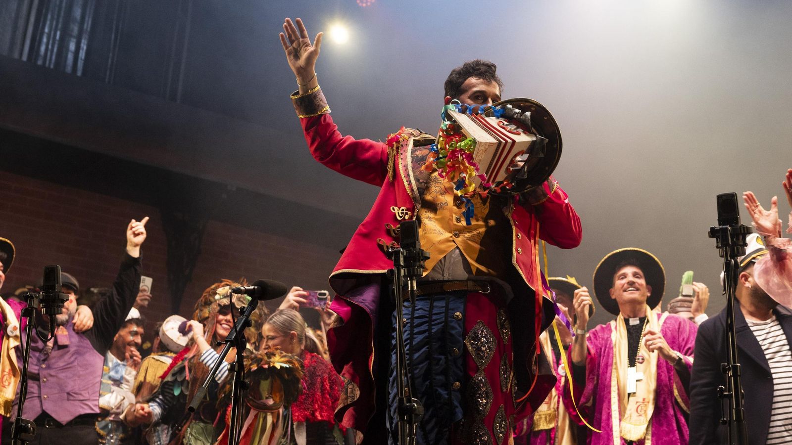 Las imágenes del pregón de Antoñito Molina en el carnaval de Cádiz 2025