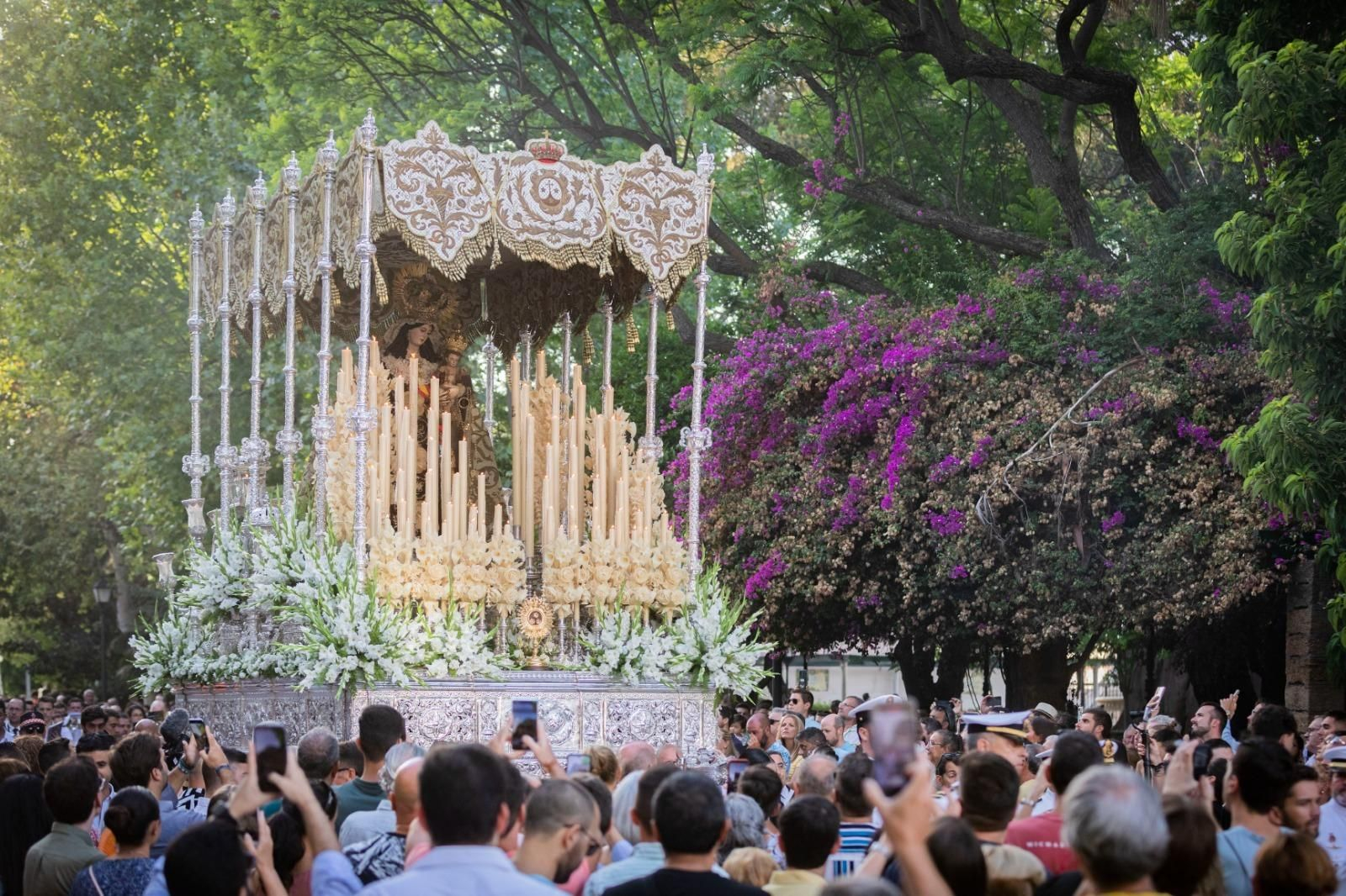 La procesión de la Virgen del Carmen en Cádiz, en imágenes