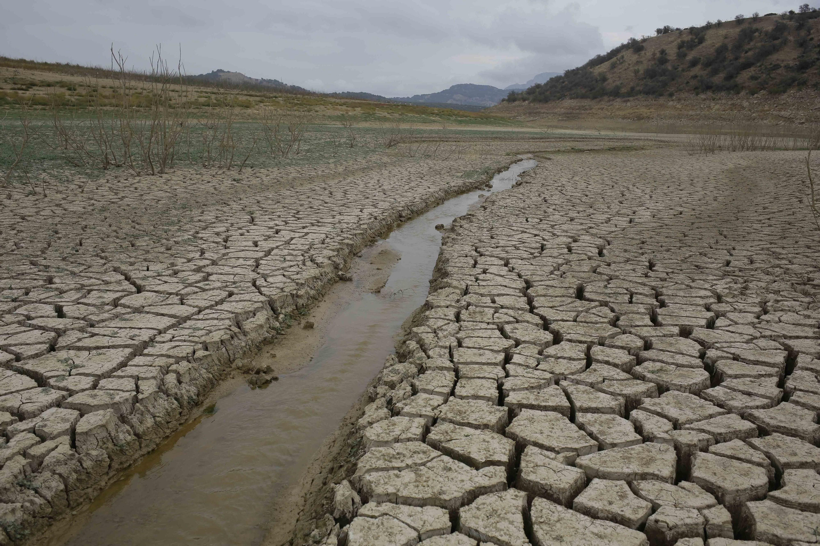 Estado del pantano del Guadalteba, en la sequía de 2017.