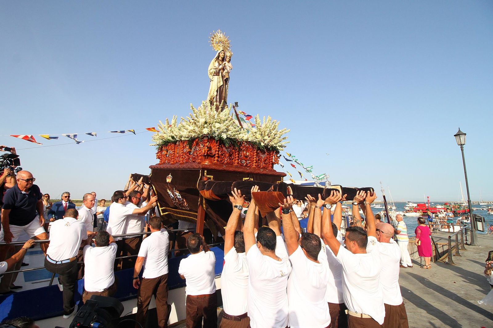 Imágenes de la procesión de la Virgen del Carmen en Punta Umbría