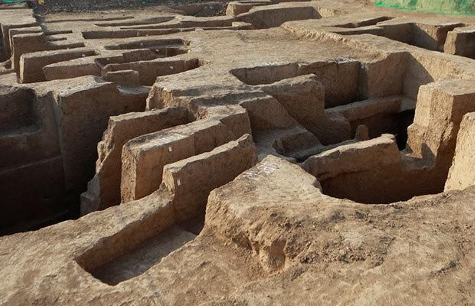Hallan en China vestigios de un importante complejo de construcciones de hace 3.000 años