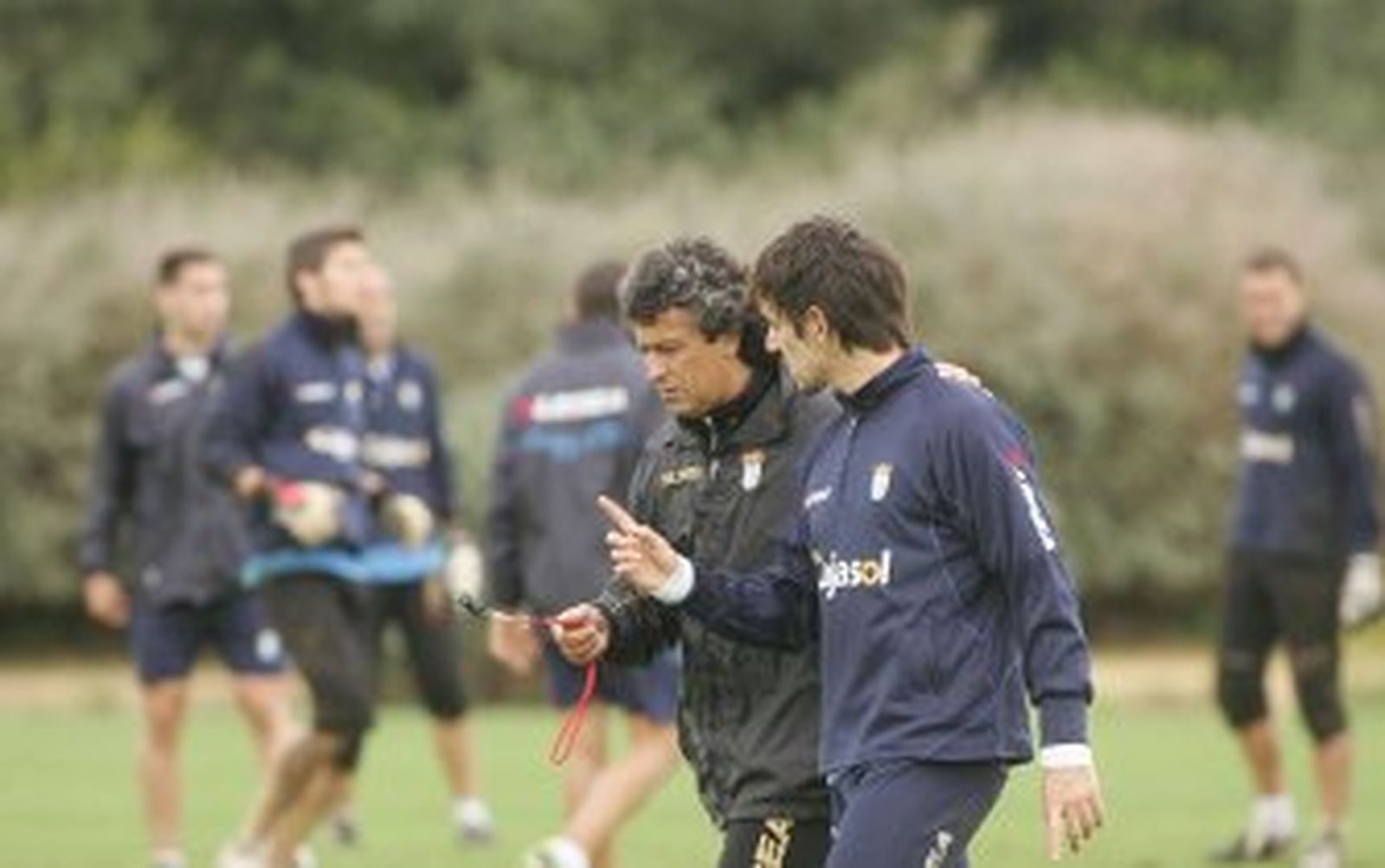 Carlos Calvo será la novedad en el once azulino en El Molinón