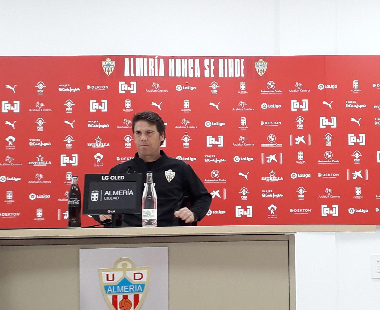 Rubi, sentado en la sala de prensa.