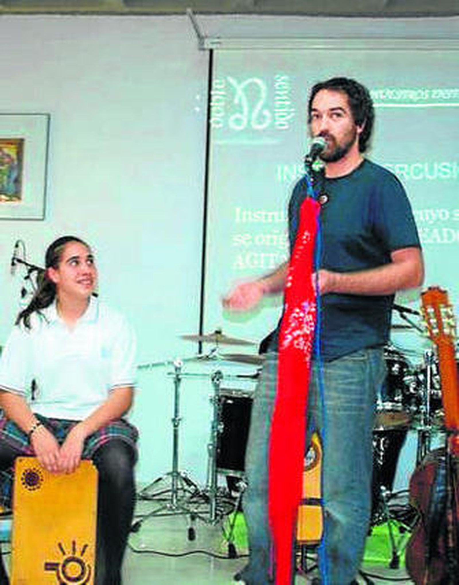 Luismi durante la charla.