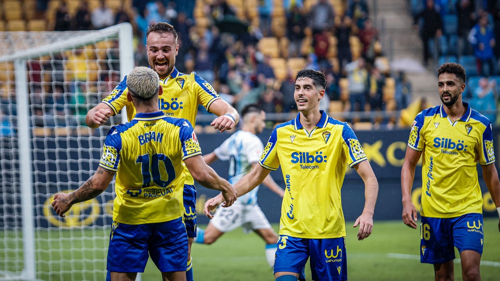 Búscate entre las imágenes del partido de futbol Cádiz CF - Málaga CF