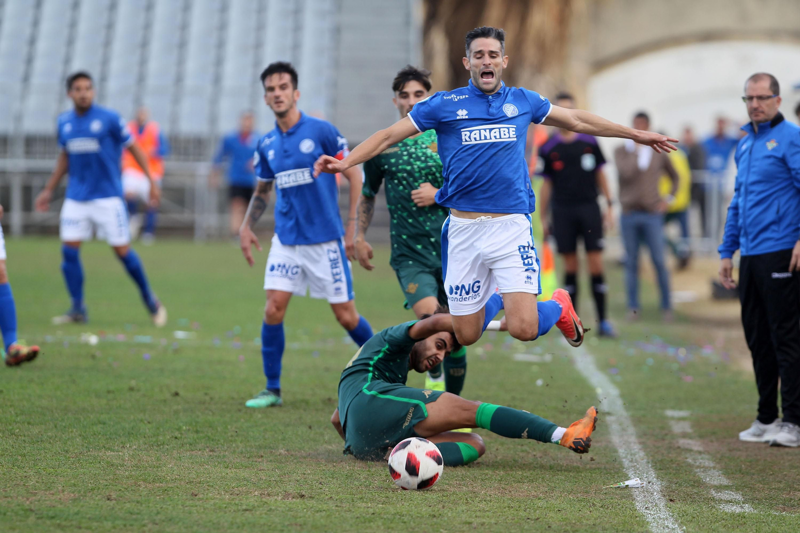 Azulinos y verdiblancos se enfrentaron en La Juventud en la primera vuelta.