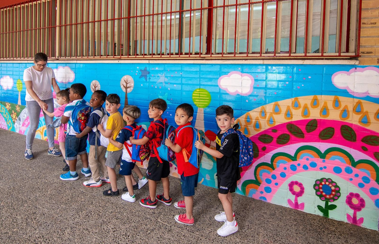 Niños en un centro educativo de Huelva.