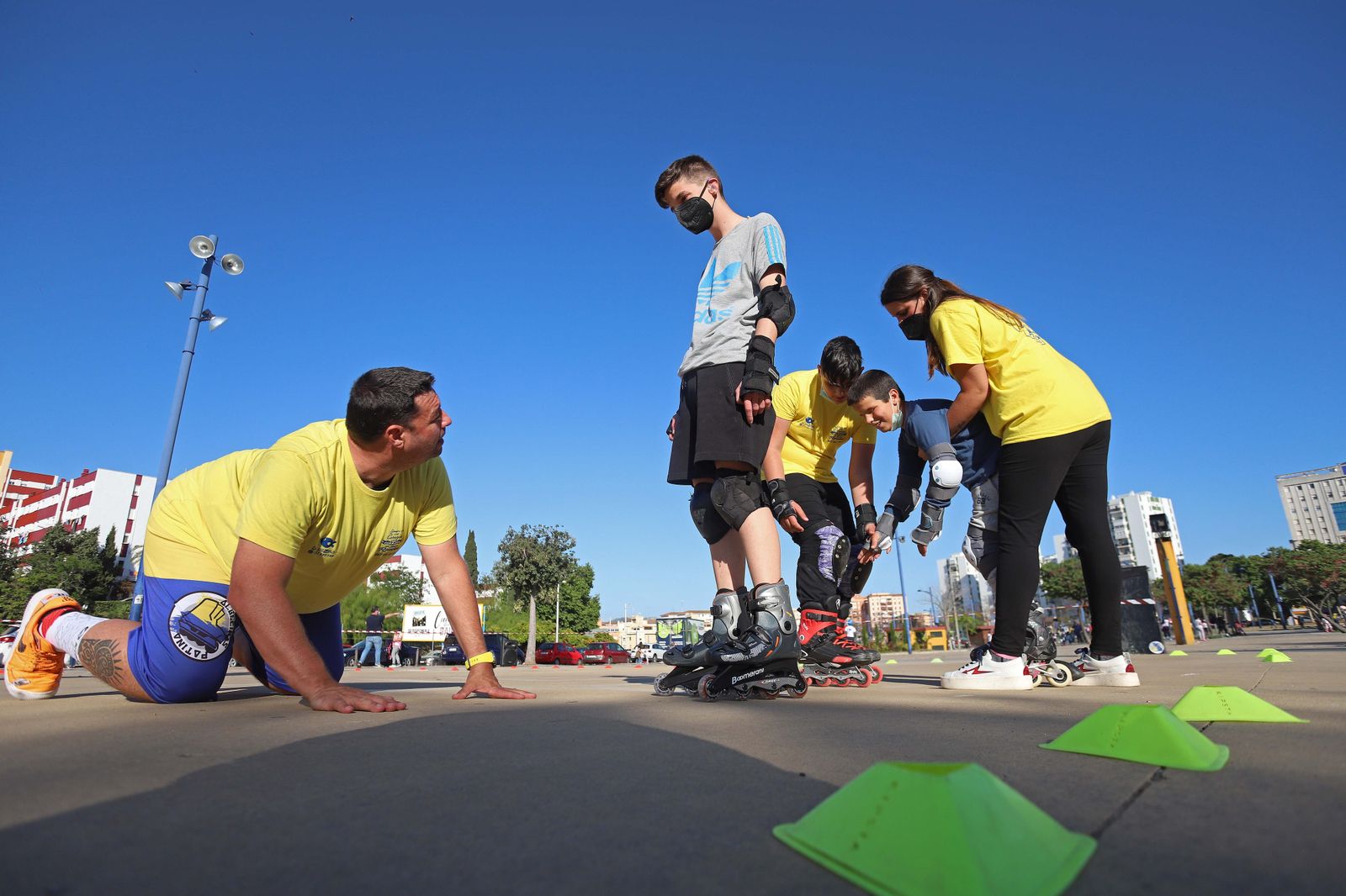 Adrián Torrejón y Antonio Jiménez junto a Richard Ardanza y otros monitores.