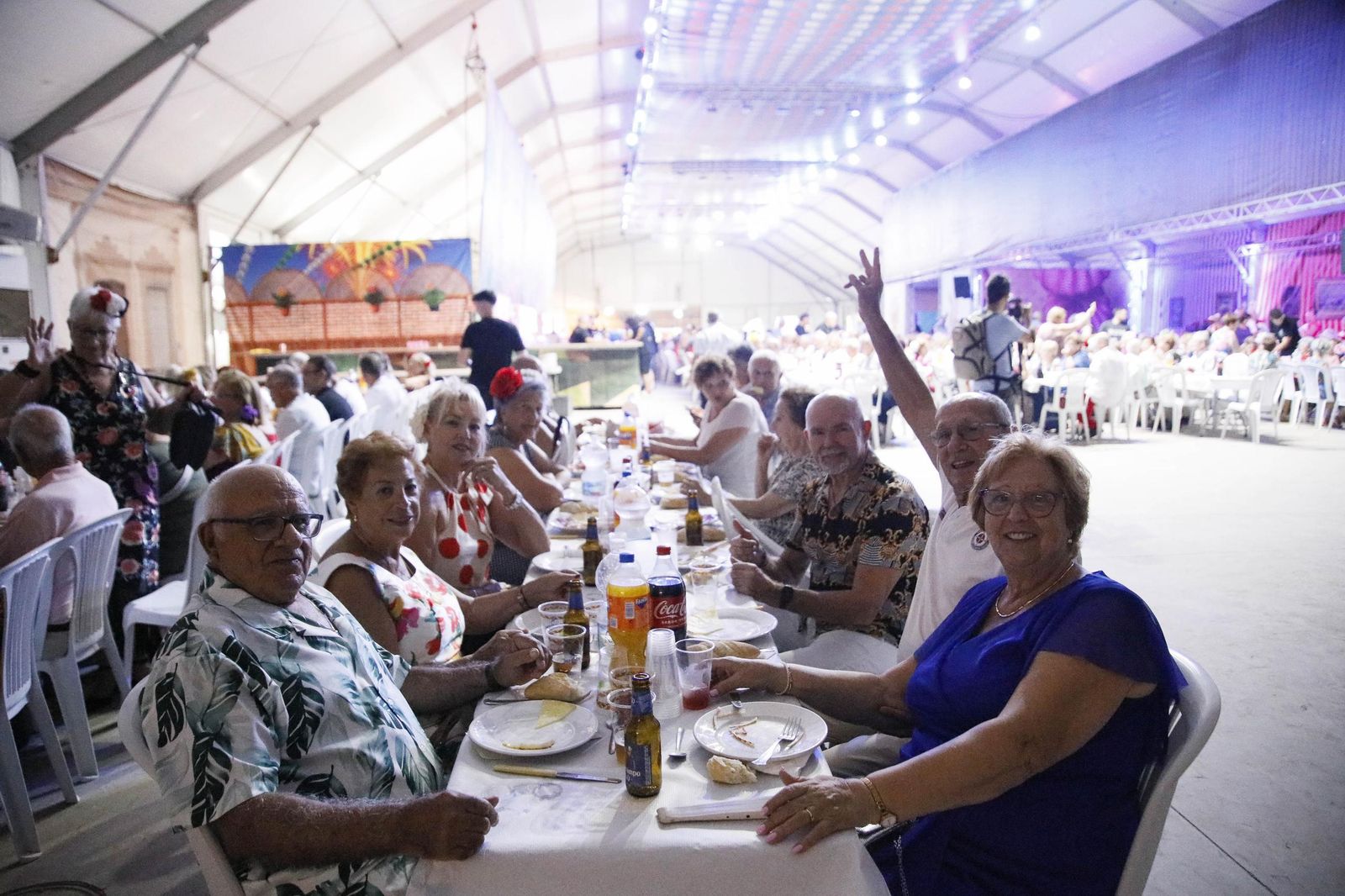 Las mejores imágenes del homenaje a los mayores en la caseta municipal de Almería