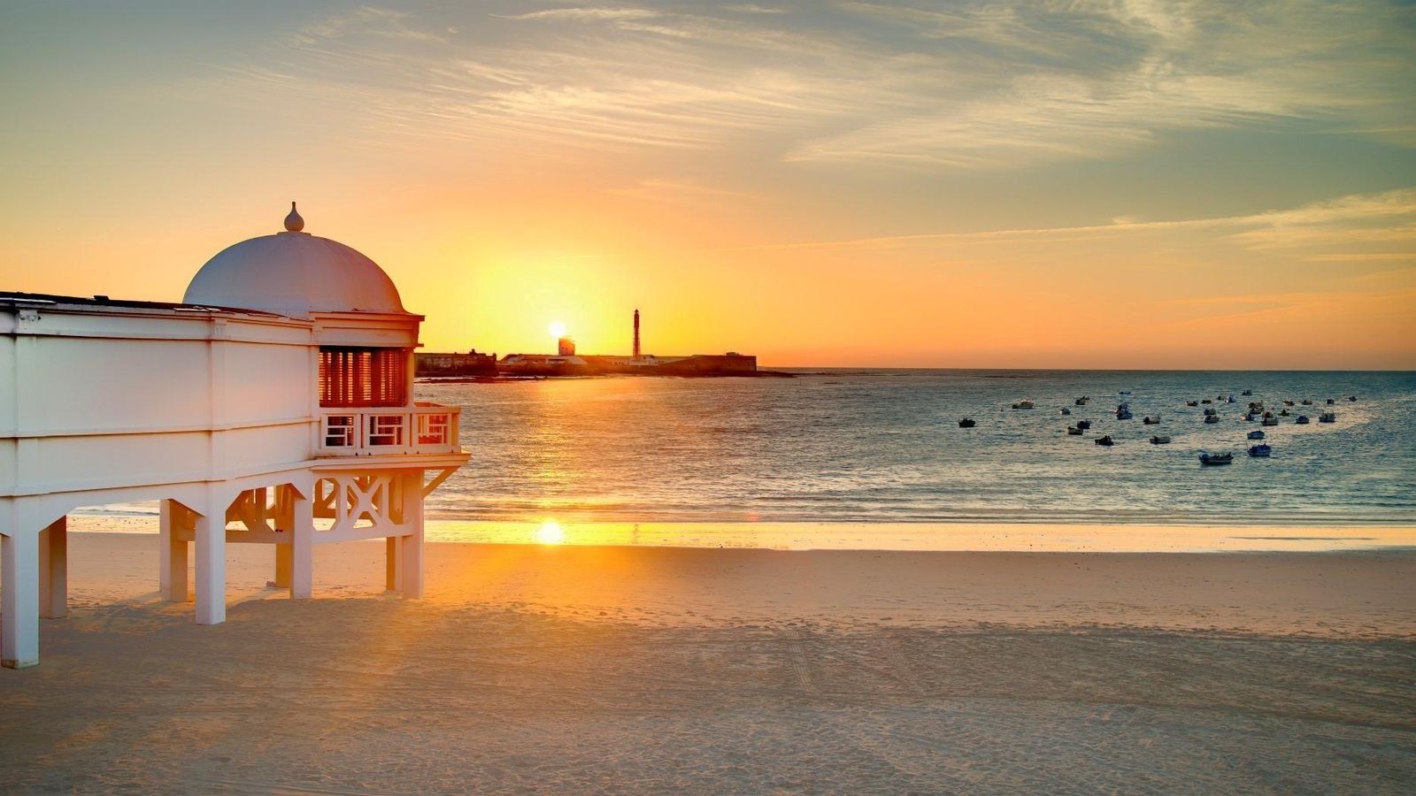 Atardecer en la playa de La Caleta