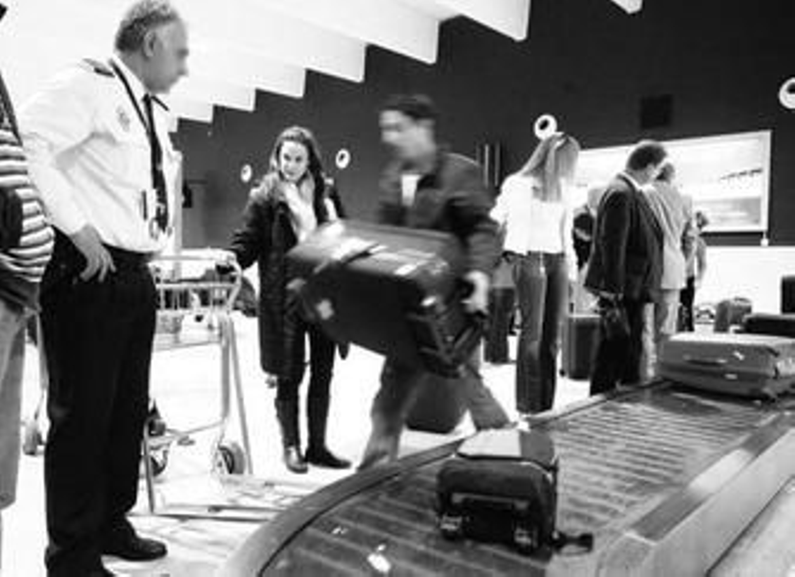 Control de la Policía Nacional en el aeropuerto de San Pablo.