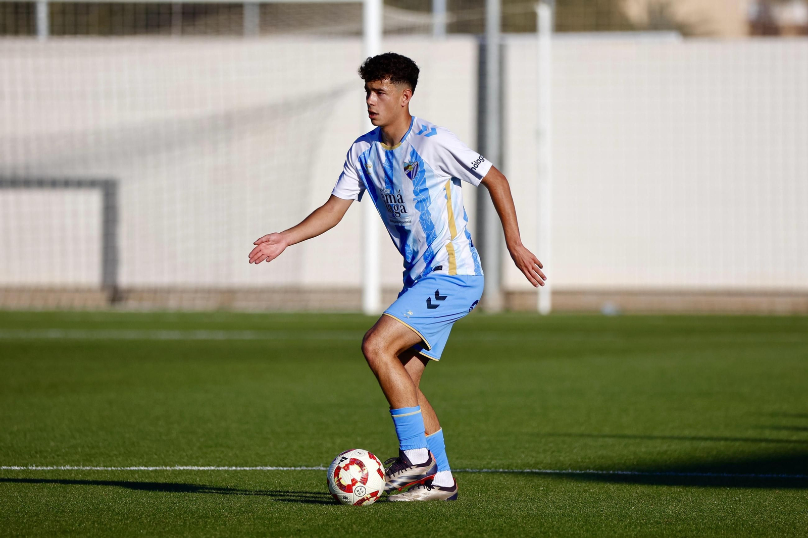 El Atlético Malagueño no pasa del 0-0 con el Marbellí y el Jaén lo celebra