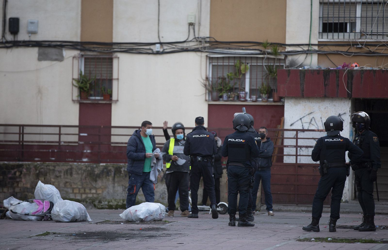 Redada de la Policía Nacional en Hermano Pablo tras los disturbios del 17 de febrero.