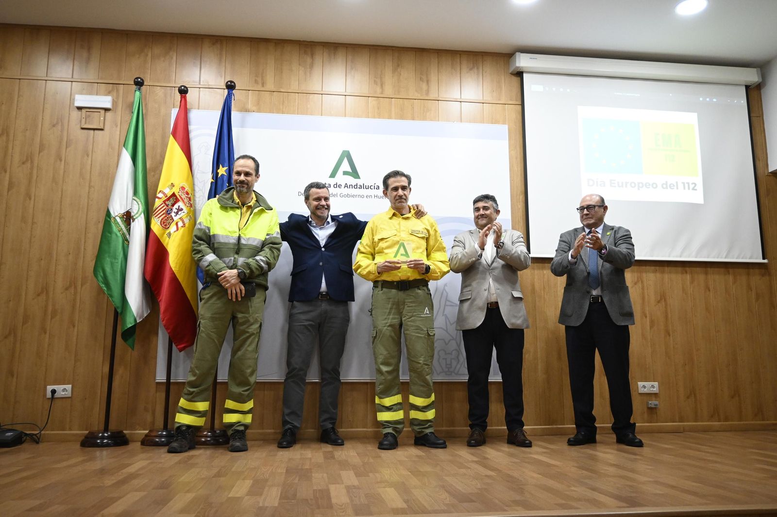 Imágenes del reconocimiento a las entidades que participaron en la emergencia de Cueva de la Mora