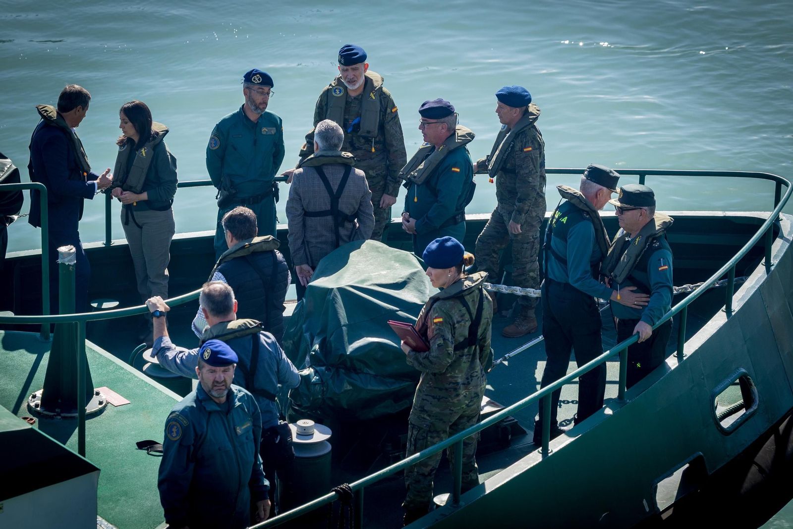 Las imágenes de la visita del Rey a la Guardia Civil de Cádiz