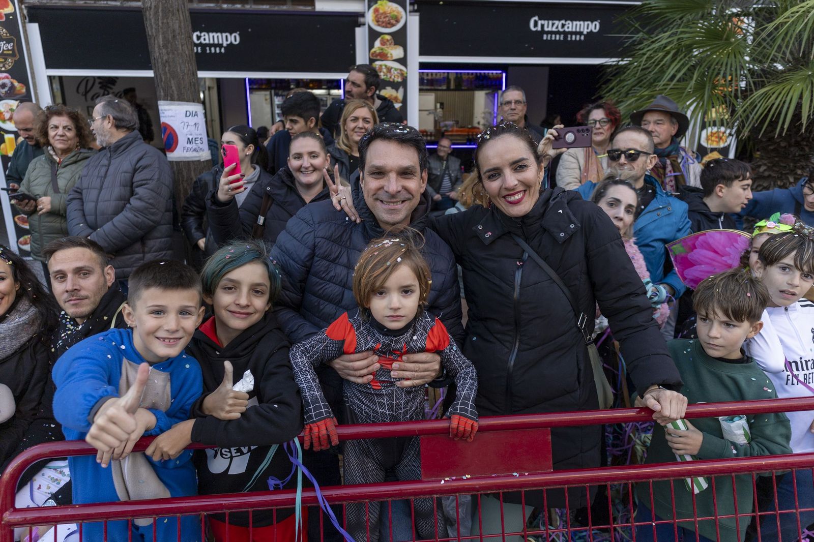 Las mejores imágenes de la Cabalgata del Carnaval de Cádiz 2026