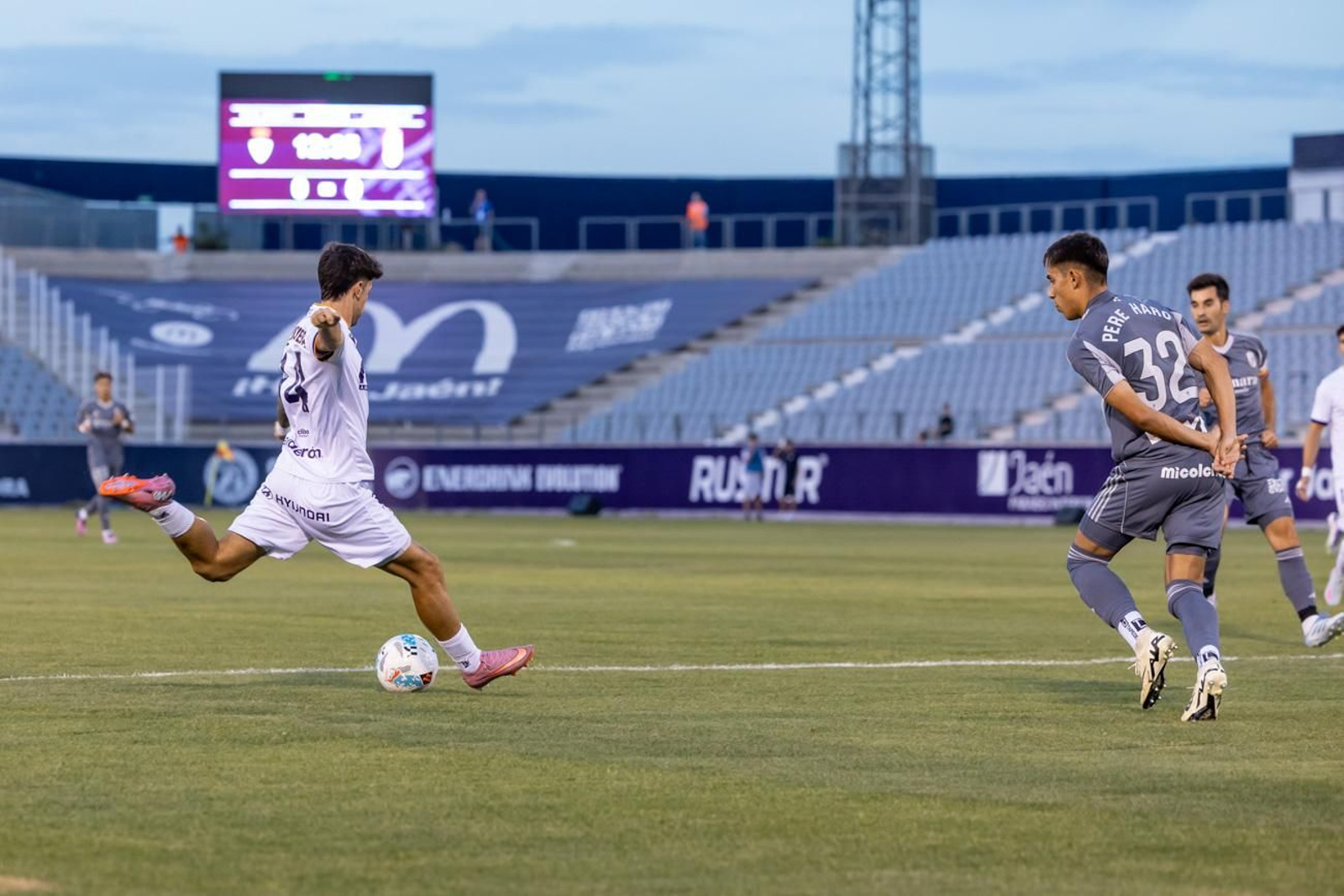 Las mejores imágenes del Real Jaén 3 - 2 Granada CF en el XLI Trofeo del Olivo