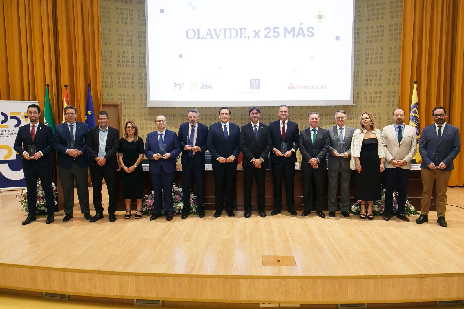 Empresas e instituciones galardonadas en el acto de clausura del 25 Aniversario de la Universidad Pablo de Olavide ‘Universidad y Empresa. Un vínculo estratégico de futuro’.