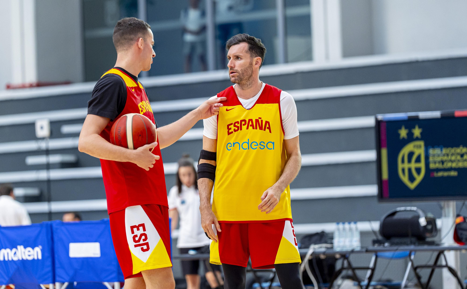 España vuelve a trabajar en Madrid con Alberto Díaz y Yankuba Sima España vuelve a trabajar en Madrid con Alberto Díaz y Yankuba Sima