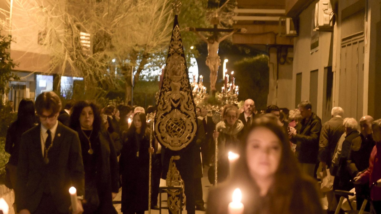 Fotogalería: Vía Crucis Hermandad de la Sagrada Lanzada 2025