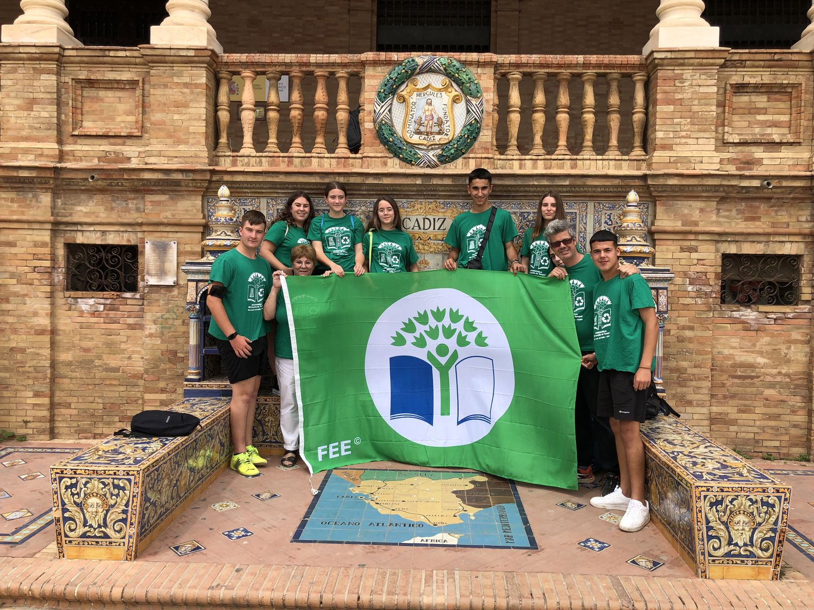 El IES Castillo de Tempul, de San José del Valle, en la Plaza de España.