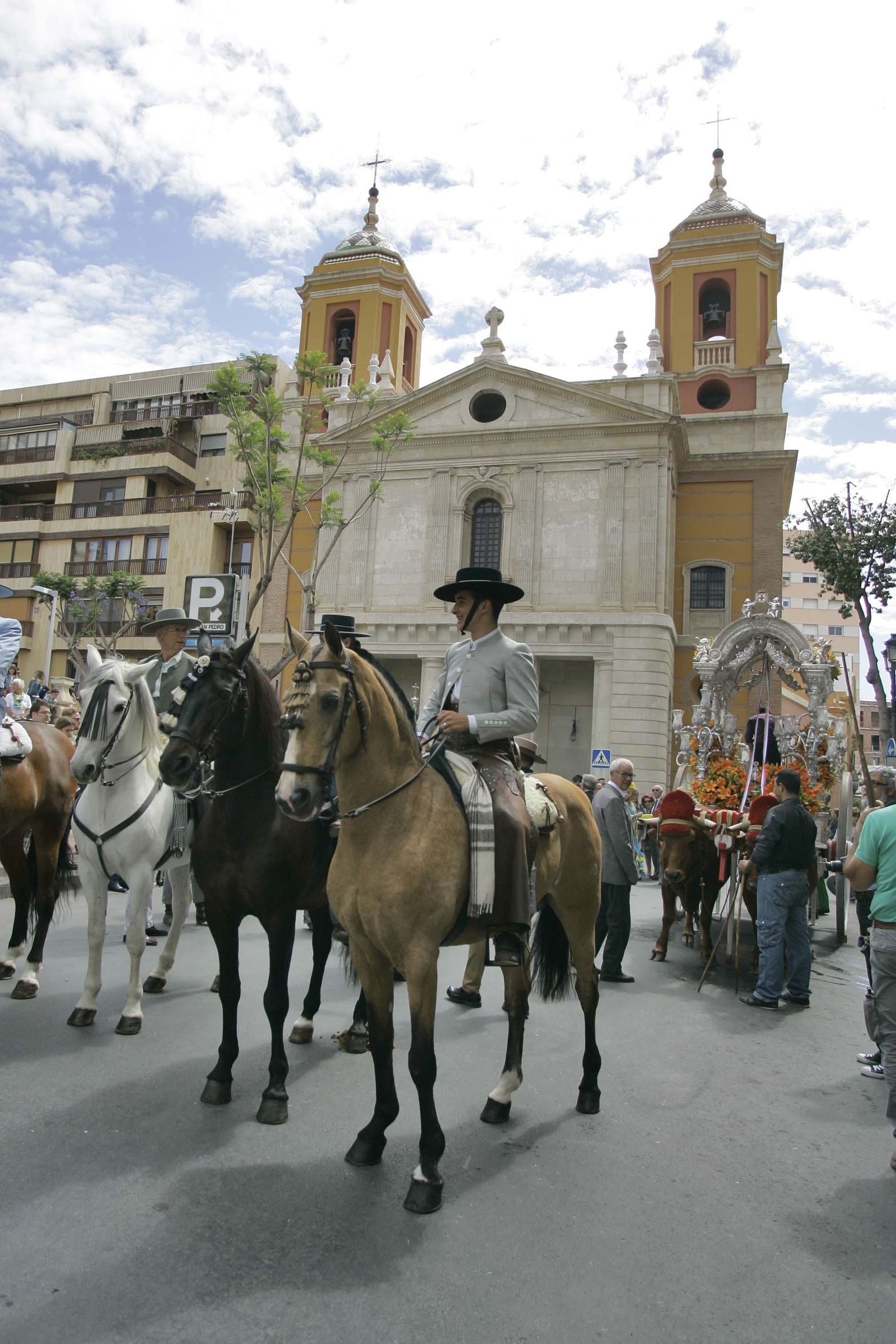 La salida de carretas volverá a contar hoy con caballos como el pasado año.