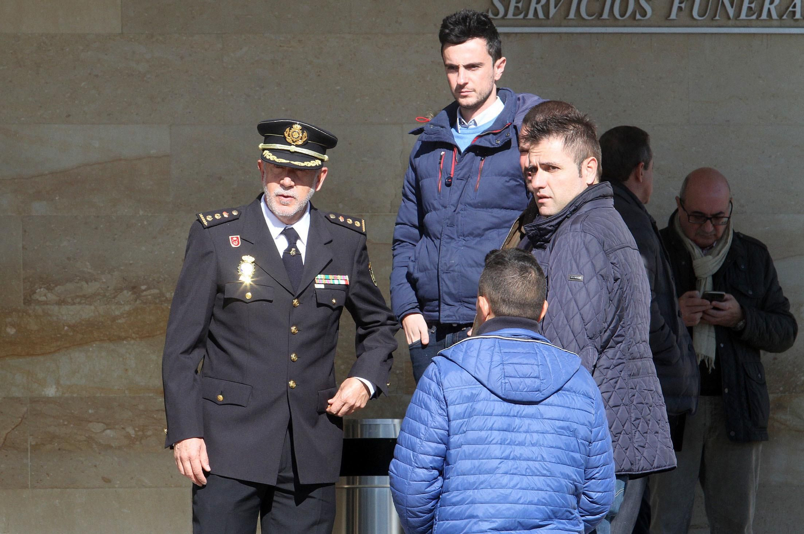 Condolencias a la familia García Palacios durante la mañana en el tanatorio, en imágenes