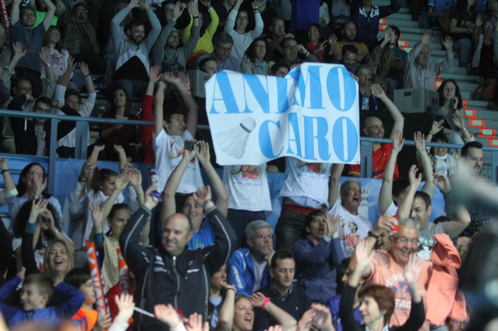 Las gradas del pabellón Carolina Marín se llenaron para ver ganar el oro a la onubense.