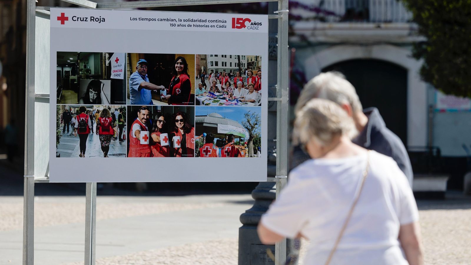 Una imagen de la exposición sobre la historia de Cruz Roja en Cádiz.