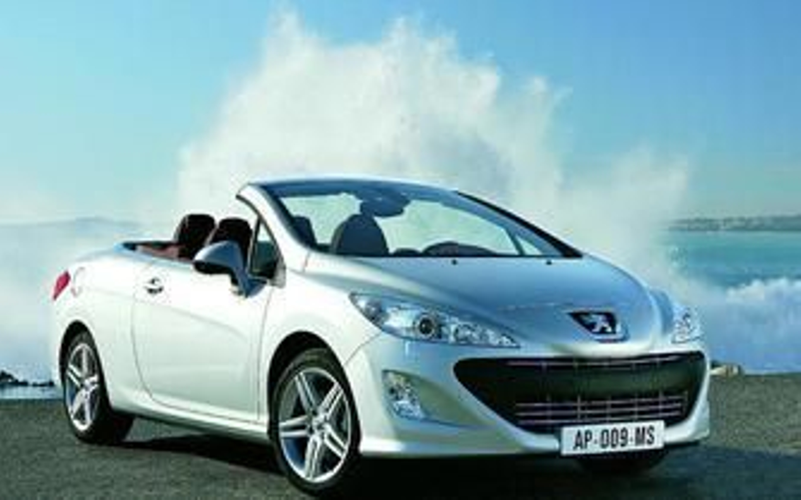 El 308 CC es un gran vehículo que expresa un fuerte temperamento.