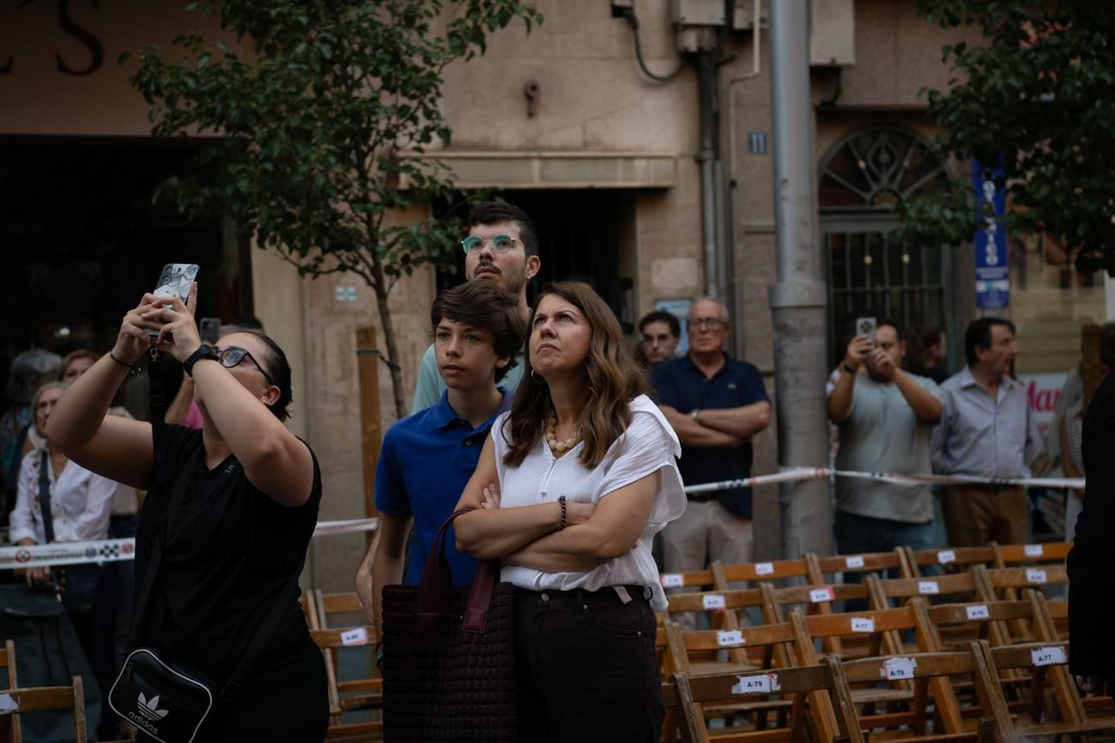 Una marea de devoción inunda Jaén al paso de la Magna, en imágenes