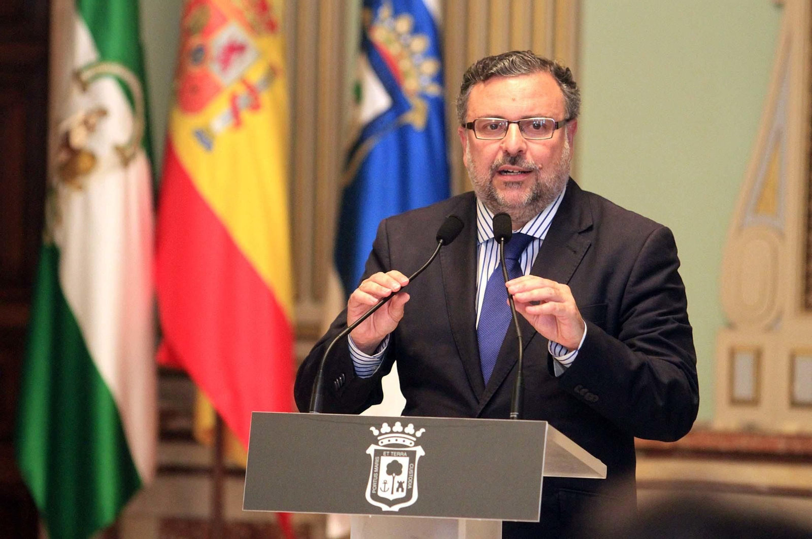 Imágenes de la recepción en el ayuntamiento a organizadores y participantes del Campeonato Europeo de Bádminton que se celebra en Huelva