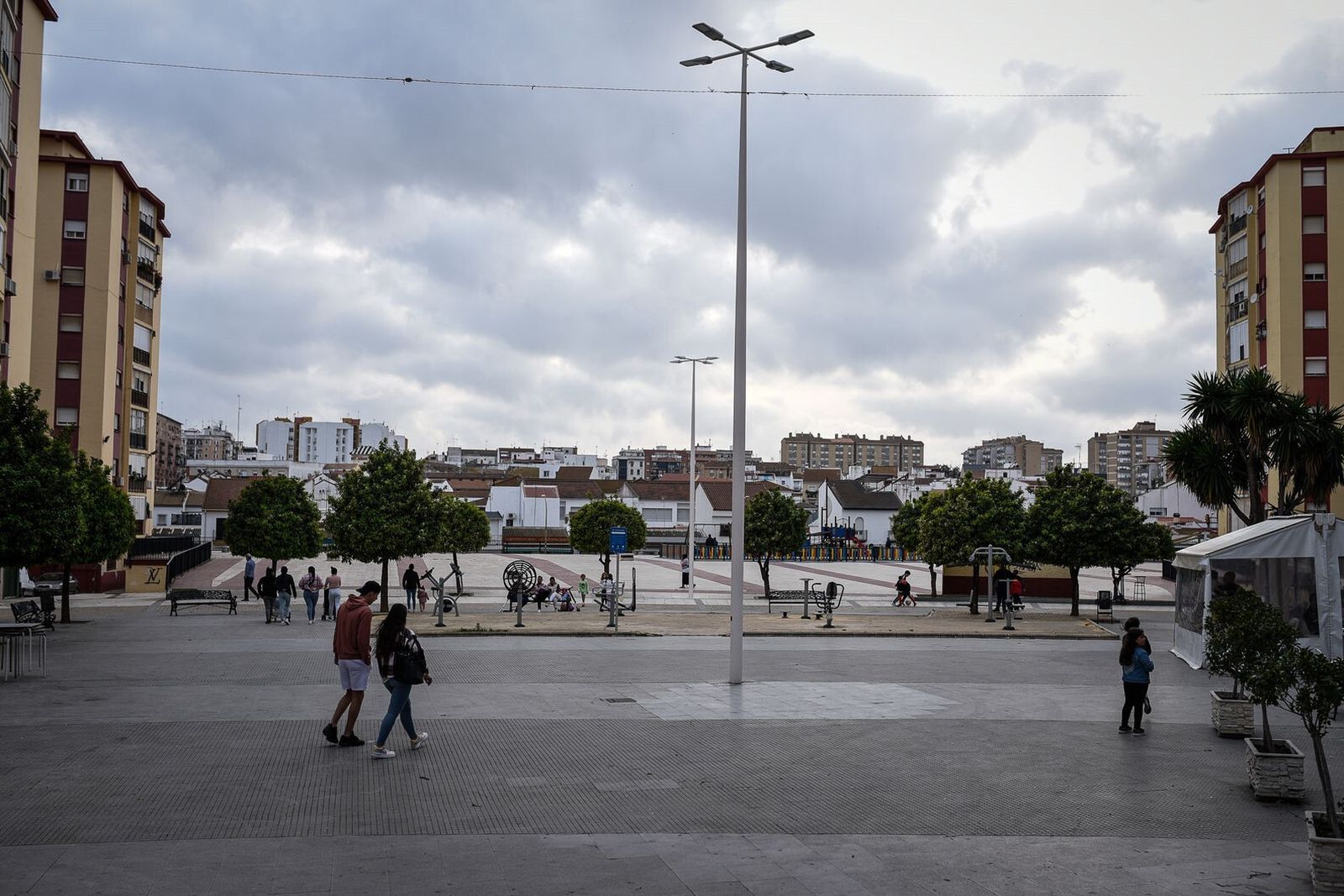 El parque de la Luz, uno de los lugares con más vida del barrio.