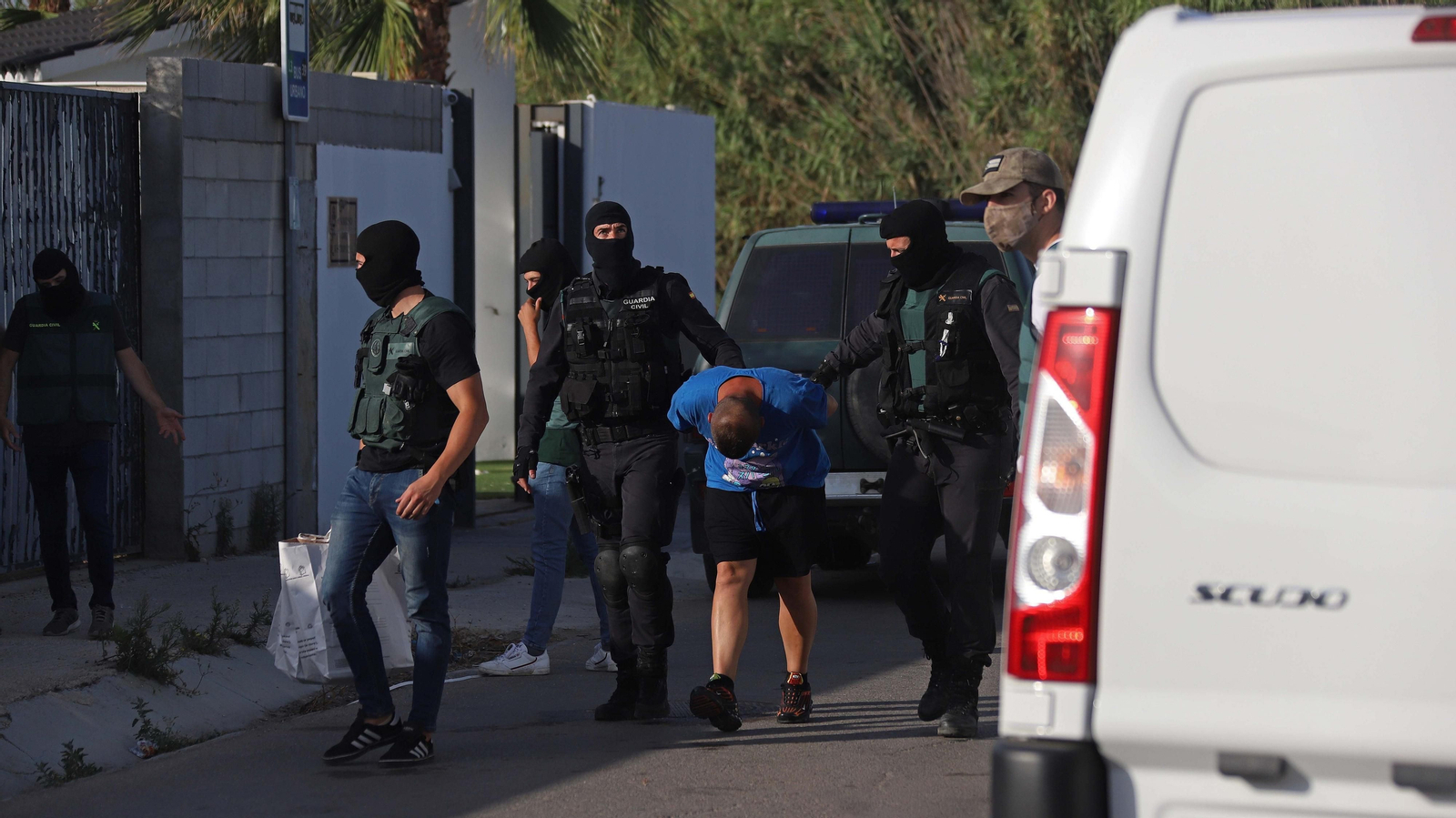 Fotos de los registros en 'Villa Narco' en La Línea