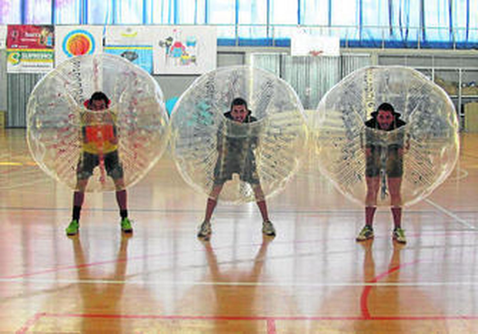 La práctica del 'bubble football' se abre camino en tierras almerienses