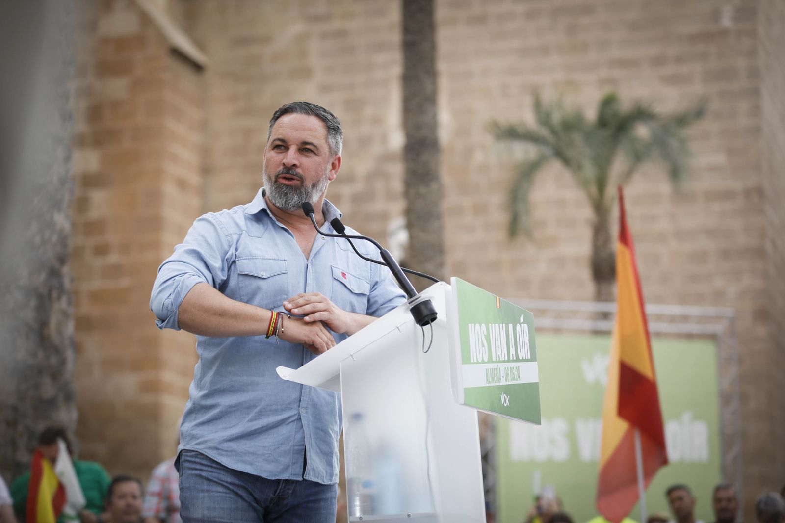 Imágenes de campaña para las elecciones europeas de VOX