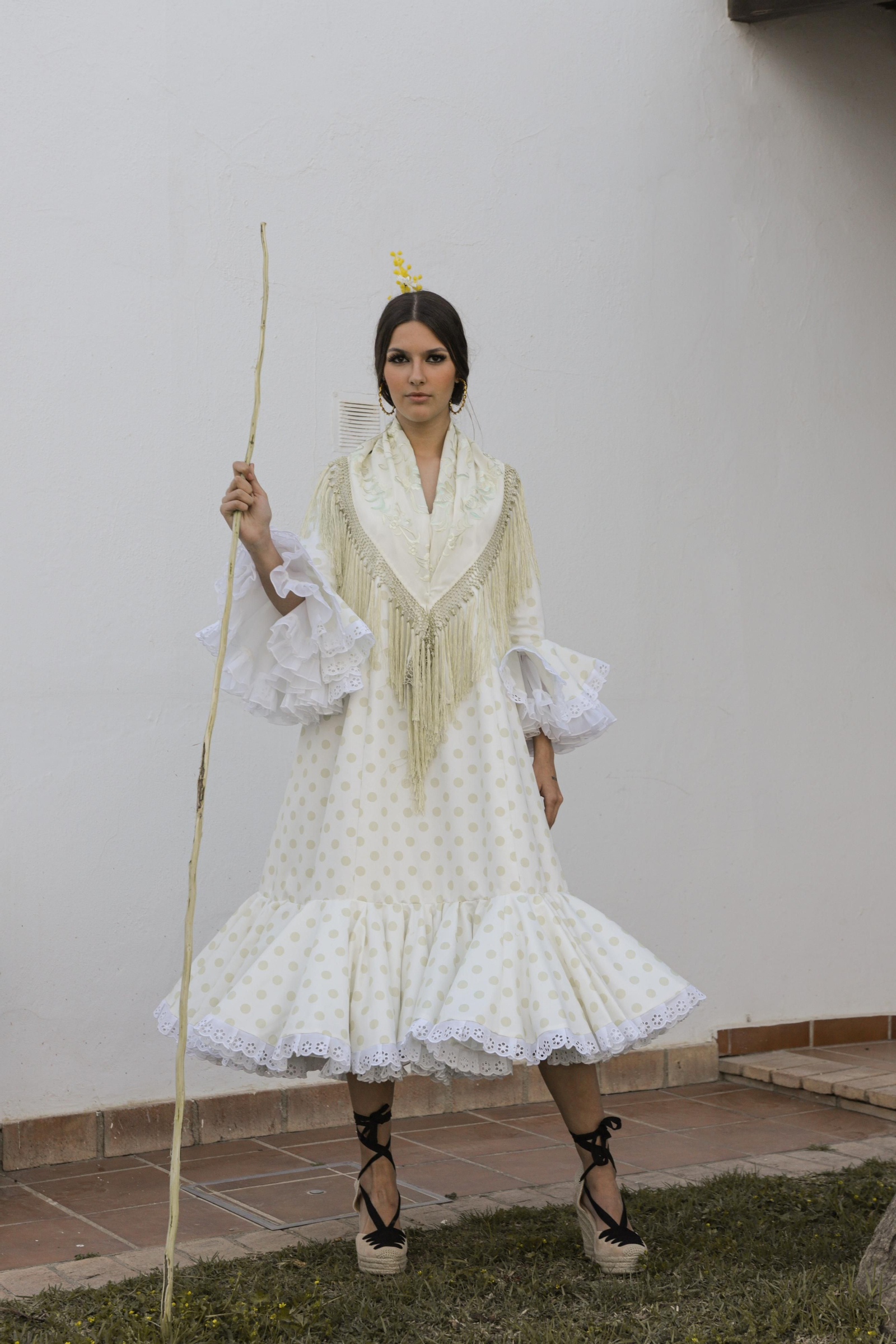 El Rocío 2023: Así es la nueva colección de moda flamenca de Gil Ortiz