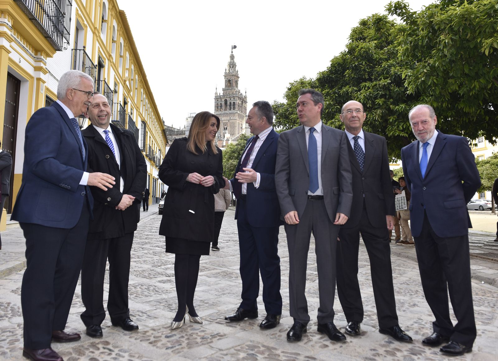 Manuel Jiménez Barrios, vicepresidente de la Junta; José Antonio Carrizosa, director de 'Diario de Sevilla'; Susana Díaz, José Joly, Juan Espadas, alcalde de Sevilla; Francisco Ferraro y Fernando Rodríguez Villalobos, presidente de la Diputación de Sevilla.