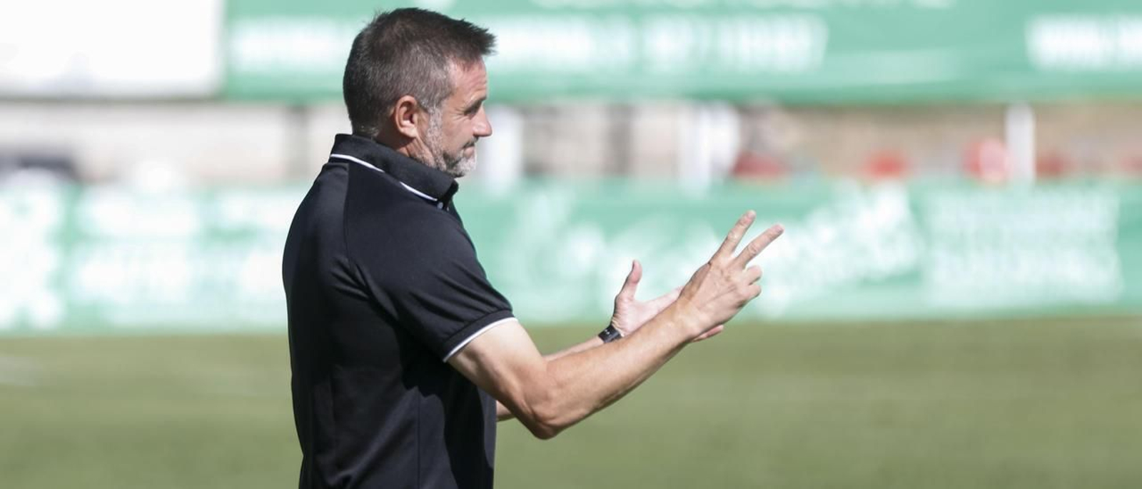 Julio Cobos, entrenador del Cacereño.