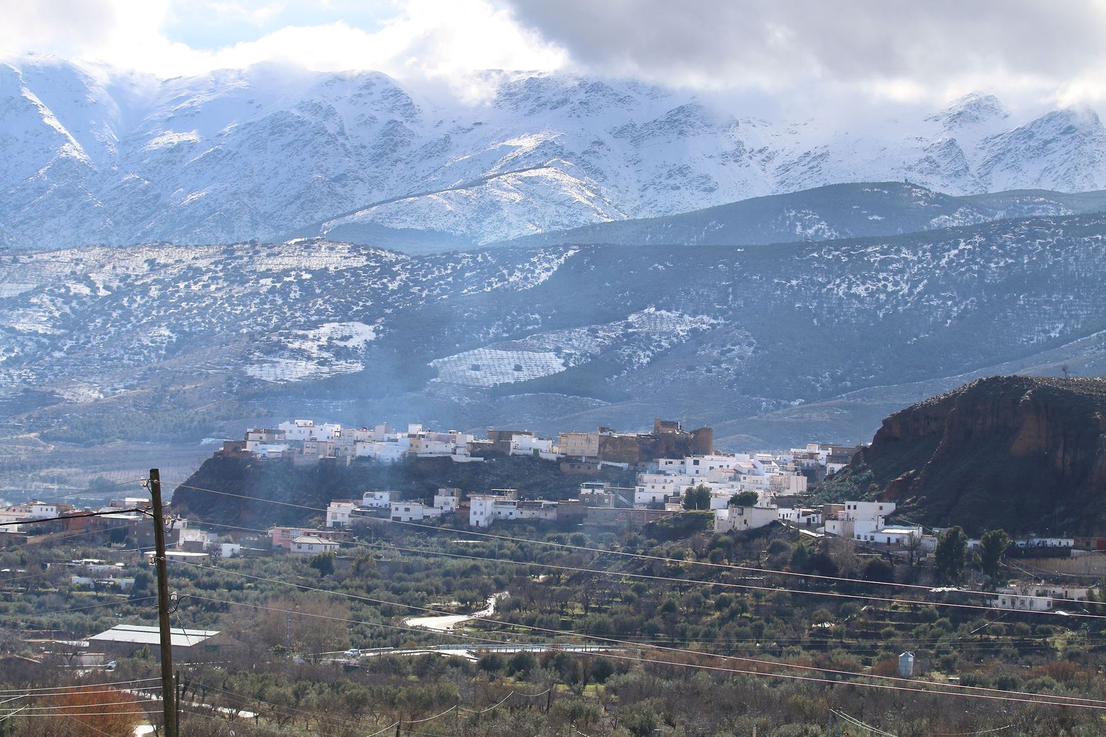 Imagen de Sierra Nevada con el municipio de Fiñana.