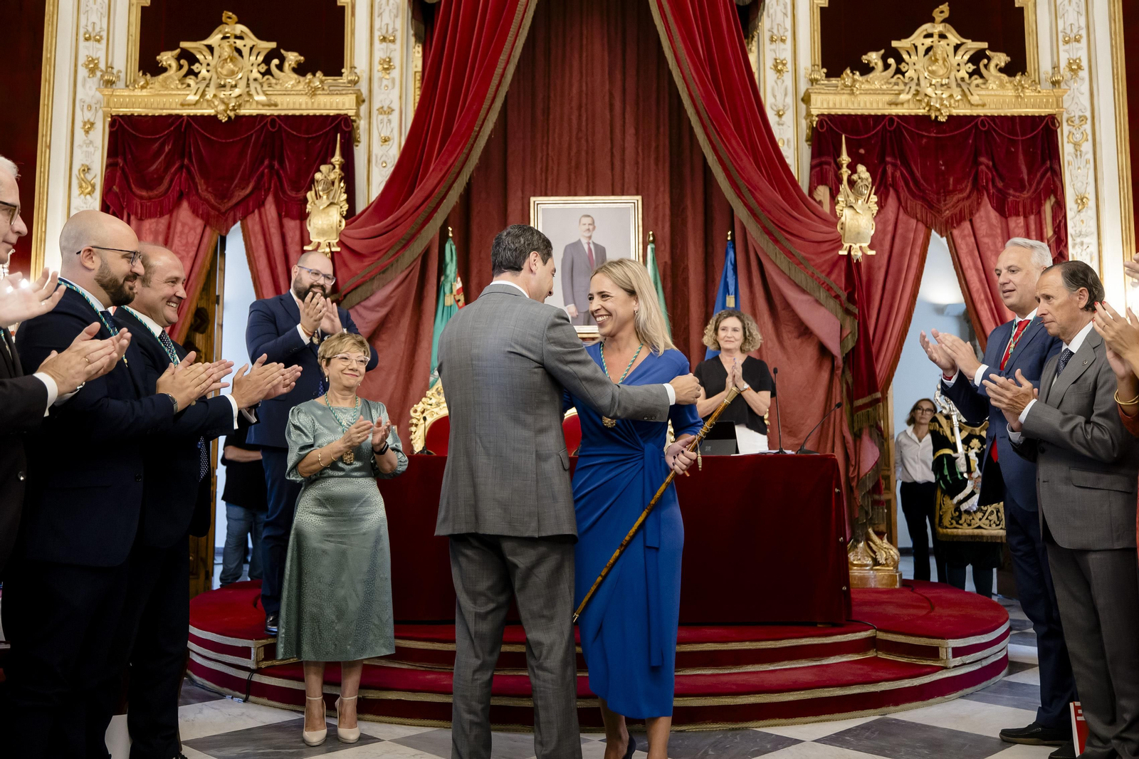 Las imágenes del pleno de investidura de la Diputación de Cádiz.